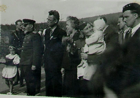 V květnu 1946 přijel generál Kovpak ze Sovětského svazu poděkovat občanům Cikháje za účast v odboji proti fašismu
