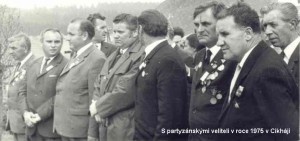 S partyzánskými veliteli v roce 1975 v Cikháji